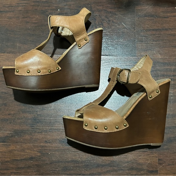Steve Madden Wyliee tan t-strap platform wedge shoes - Picture 3 of 5